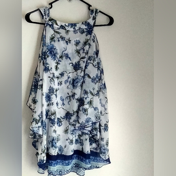 Lynn Ryan Floral Blue and White Women's Top - Picture 4 of 4